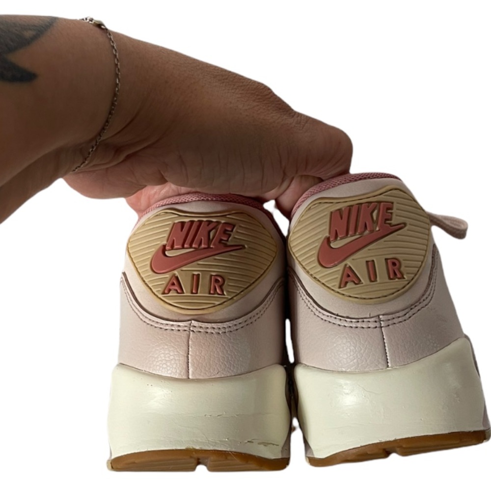 🔴SOLD🔴Nike Air Max 90 Pink and Beige Sneakers Size 7.5 - Picture 7 of 10
